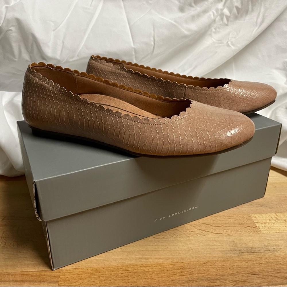 Vionic Snake Print Scalloped Flats - Julieta